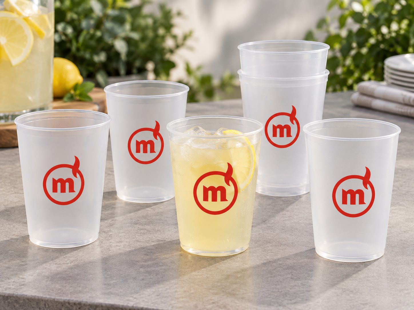 Gobelets réutilisables personnalisés avec le logo Molotov